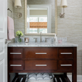 laurie-digiacomo-interiors-bathroom-design-gold-framed-mirror