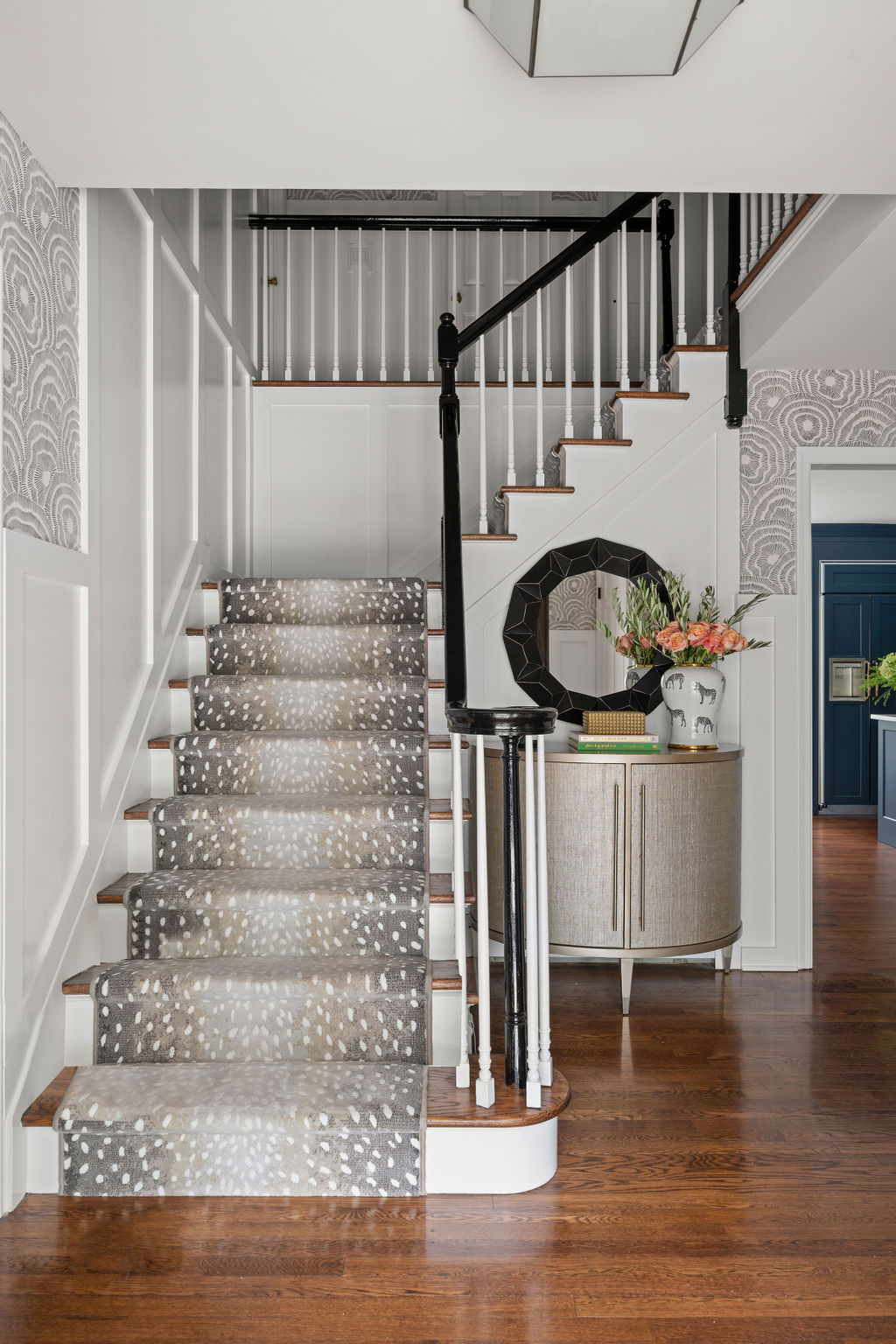 carpet-staircase-foyer-design